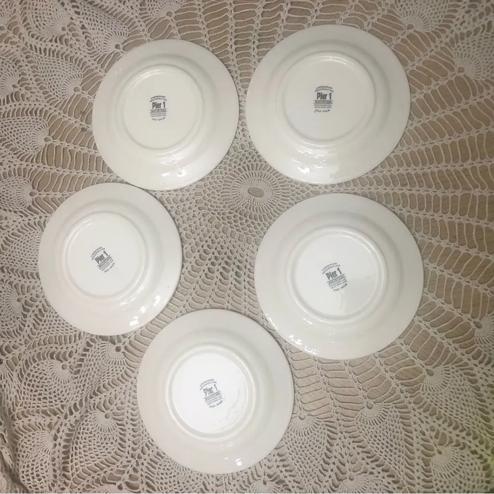 Pier 1  Macintosh Italy Salad Desert Apple Blackberry Pattern Set of 5